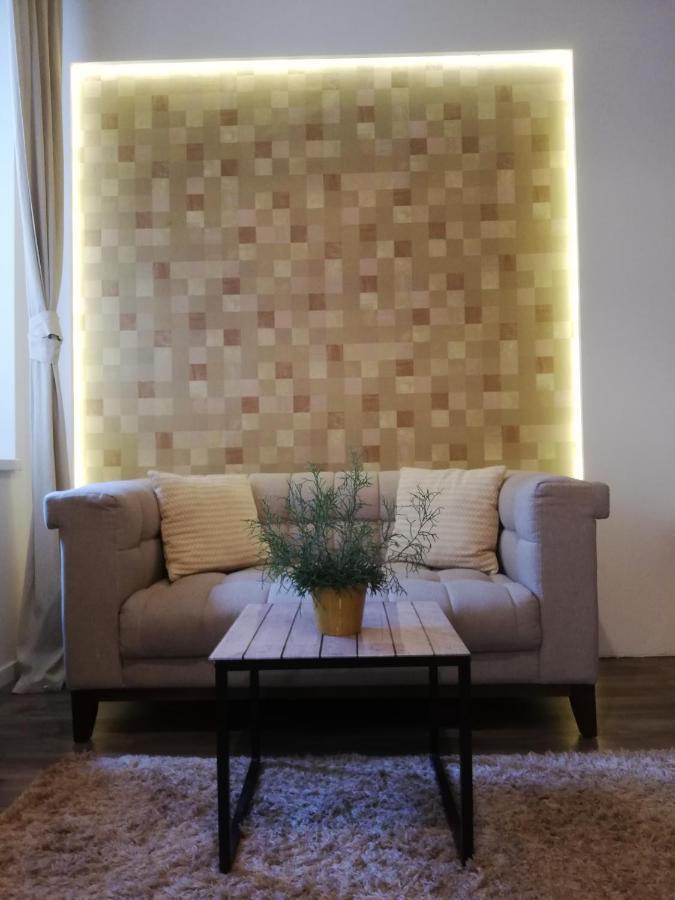 Embassy Studio Apartment Citypark Boedapest Buitenkant foto