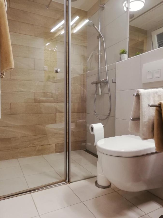 Embassy Studio Apartment Citypark Boedapest Buitenkant foto