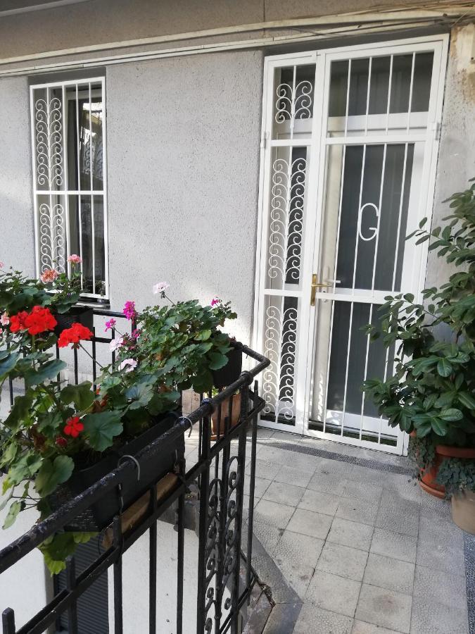 Embassy Studio Apartment Citypark Boedapest Buitenkant foto